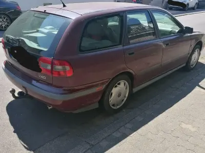 Gebraucht Volvo V40 116 PS (85 kW) 1998 Rot Kombi
