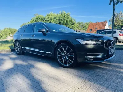 Gebraucht Volvo V90 Inscription 235 PS (172 kW) 2019 Grün Kombi