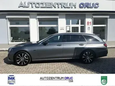 Gebraucht Mercedes E300 Avantgarde 320 PS (235 kW) 2021 Grau Limousine