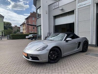 Gebraucht Porsche Boxster 299 PS (219 kW) 2021 Gt silber (metallic) Cabrio