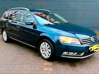 Gebraucht VW Passat 105 PS (77 kW) 2011 Blau Kombi