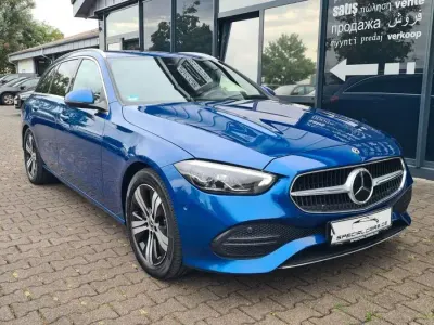 Gebraucht Mercedes C200 Avantgarde 163 PS (119 kW) 2023 Spektral blau Kombi