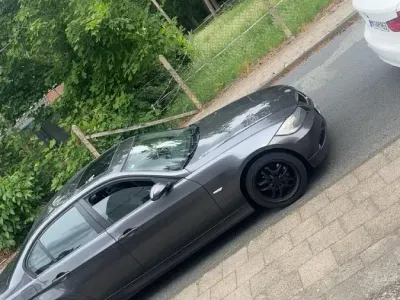 Gebraucht BMW 320 172 PS (126 kW) 2008 Grau Limousine