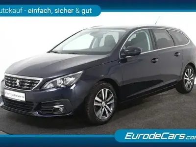 Gebraucht Peugeot 308 SW Allure 131 PS (96 kW) 2020 Blau Kombi