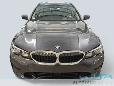 Gebraucht BMW 330 Sport Line 184 PS (135 kW) 2021 Grau Kombi