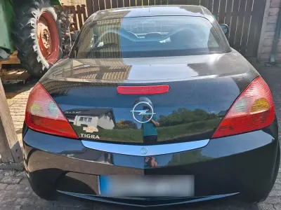 Brugt Opel Tigra 90 HK (66 kW) 2006 Sort Cabriolet