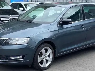 Gebraucht Skoda Rapid 95 PS (69 kW) 2019 Grau Kombi