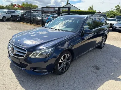 Gebraucht Mercedes E300 231 PS (169 kW) 2013 Blau Limousine