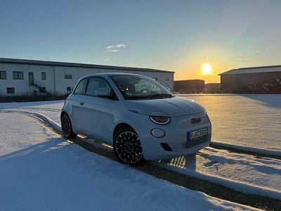 Gebraucht Fiat 500e Icon 86 kW (118 PS) 2022 Blau Kleinwagen