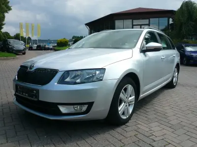 Gebraucht Skoda Octavia Ambition 105 PS (77 kW) 2014 Silber Kombi
