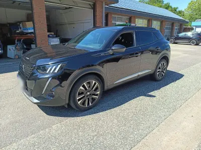 Gebraucht Peugeot 2008 GT 130 PS (95 kW) 2021 Schwarz SUV