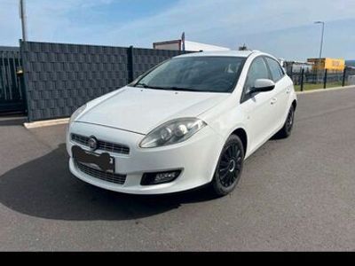 gebraucht Fiat Bravo 1.4 16V EZ.04/2011 **Navi/Klimaautm.**