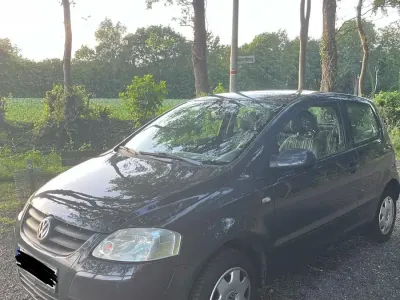 Gebraucht VW Fox 55 PS (40 kW) 2005 Grau Kleinwagen