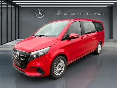 Begagnad Mercedes EQV300 150 kW (204 HK) 2024 Röd Minibuss