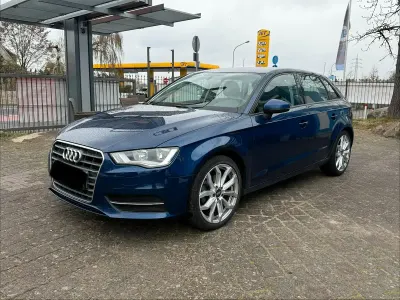 Gebraucht Audi A3 Sportback 125 PS (91 kW) 2016 Blau Kleinwagen