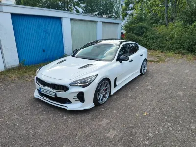 Gebraucht Kia Stinger GT 366 PS (269 kW) 2021 Weiß Kleinwagen