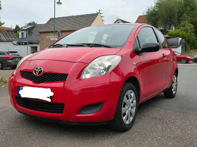 Gebraucht Toyota Yaris 69 PS (50 kW) 2010 Rot Kleinwagen