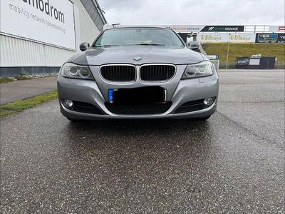 Gebraucht BMW 320 170 PS (125 kW) 2010 Grau Limousine