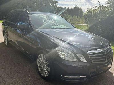 Gebraucht Mercedes E200 Classic 170 PS (125 kW) 2011 Schwarz Limousine
