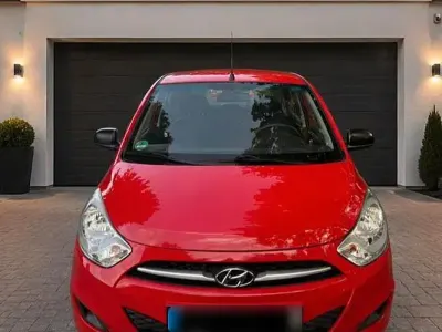 Gebraucht Hyundai i10 69 PS (50 kW) 2012 Rot Kleinwagen