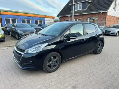 Gebraucht Peugeot 208 99 PS (72 kW) 2016 Lackierung schwarz perla nera/ Kleinwagen