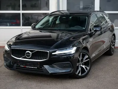 Gebraucht Volvo V60 Core 197 PS (144 kW) 2025 Onyx black / metallic Kombi