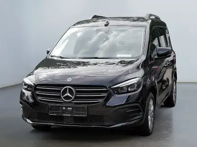 Gebraucht Mercedes T180 Progressive 131 PS (96 kW) 2025 Schwarz Van / Kleinbus