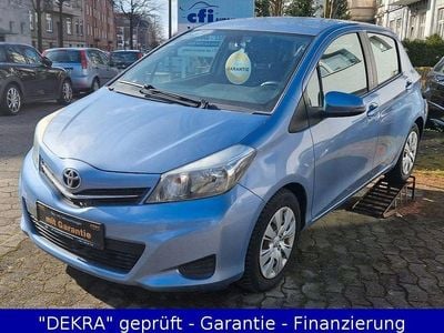 Usado Toyota Yaris Life 99 HP (72 kW) 2012 Azul Citadino