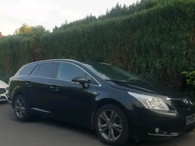 Gebraucht Toyota Avensis 150 PS (110 kW) 2011 Schwarz Kombi
