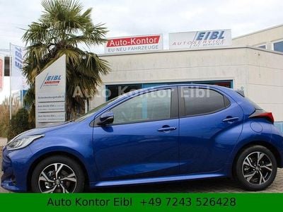 Neu Toyota Yaris Hybrid Style 92 PS (67 kW) 2026 Blau Limousine