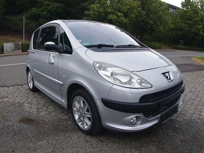 Silber Gebraucht 2006 Peugeot 1007 Sport Van / Kleinbus | 4.999 € (Teuer)
