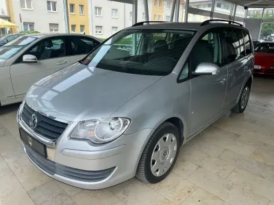 Gebraucht VW Touran 105 PS (77 kW) 2009 Silber Van / Kleinbus
