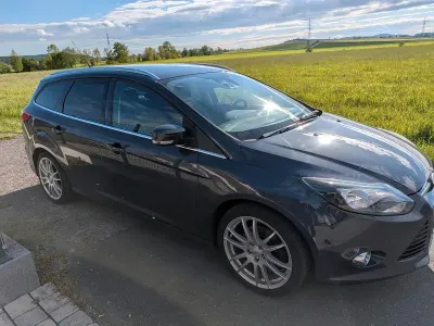 Gebraucht Ford Focus Titanium 150 PS (110 kW) 2014 Grau Kombi