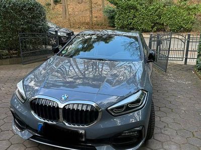 Gebraucht BMW 118 140 PS (102 kW) 2019 Grau Kleinwagen