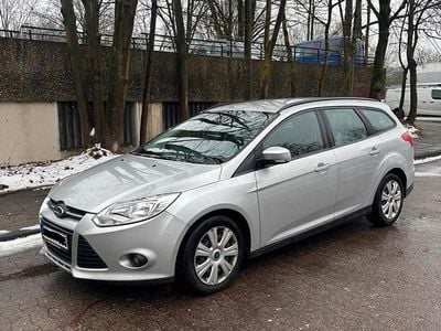 Silber Gebraucht 2014 Ford Focus Kombi | 4.900 € (Fairer Preis)
