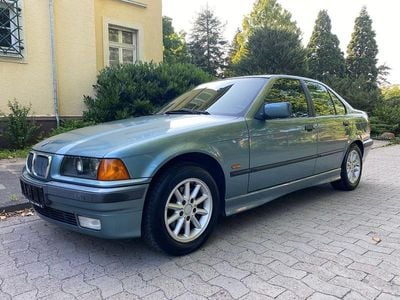 BMW 323