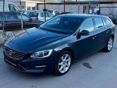 Gebraucht Volvo V60 Momentum 181 PS (133 kW) 2014 Grau Kombi