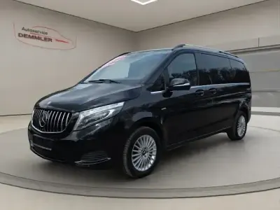 Używany Mercedes V250 190 KM (139 kW) 2015 Czarny Minivan