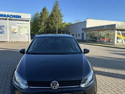 Gebraucht VW Polo Comfortline 75 PS (55 kW) 2014 Schwarz Kleinwagen