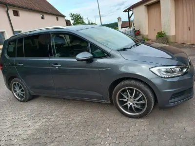 Gebraucht VW Touran United 150 PS (110 kW) 2020 Grau Van / Kleinbus
