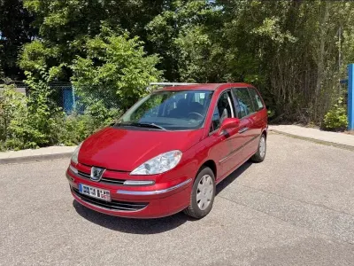 Gebraucht Peugeot 807 Family 140 PS (102 kW) 2008 Rot Van / Kleinbus