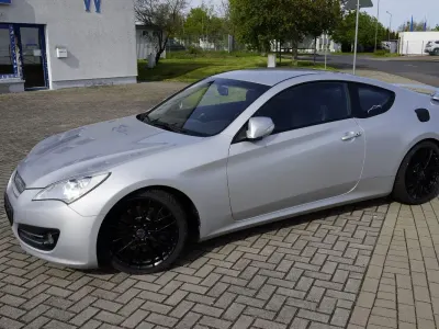 Gebraucht Hyundai Genesis Basis 303 PS (222 kW) 2011 Silber Coupé