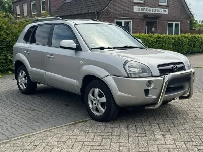 Gebraucht Hyundai Tucson 141 PS (103 kW) 2010 Silber SUV