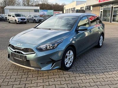 Yucca steel grey (metallic) Gebraucht 2024 Kia Ceed Kleinwagen | 19.990 € (Guter Preis)