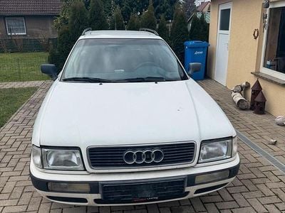 Weiß Gebraucht 1993 Audi 80 Kombi | 900 €