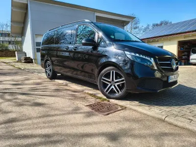 Gebraucht Mercedes V250 Avantgarde 190 PS (139 kW) 2023 Schwarz Van / Kleinbus