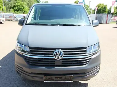 Gebraucht VW T6.1 Trendline 150 PS (110 kW) 2023 Grau Van