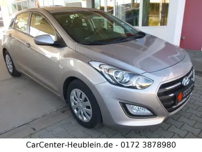 Gebraucht Hyundai i30 Classic 101 PS (74 kW) 2017 Beige Limousine