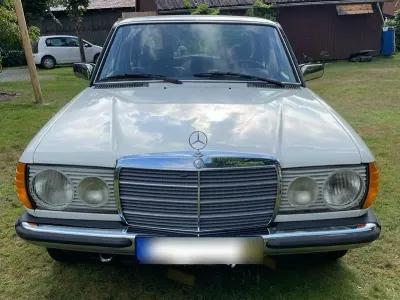 Gebraucht Mercedes 230 109 PS (80 kW) 1979 Weiß Limousine