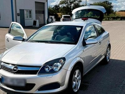 Opel Astra GTC